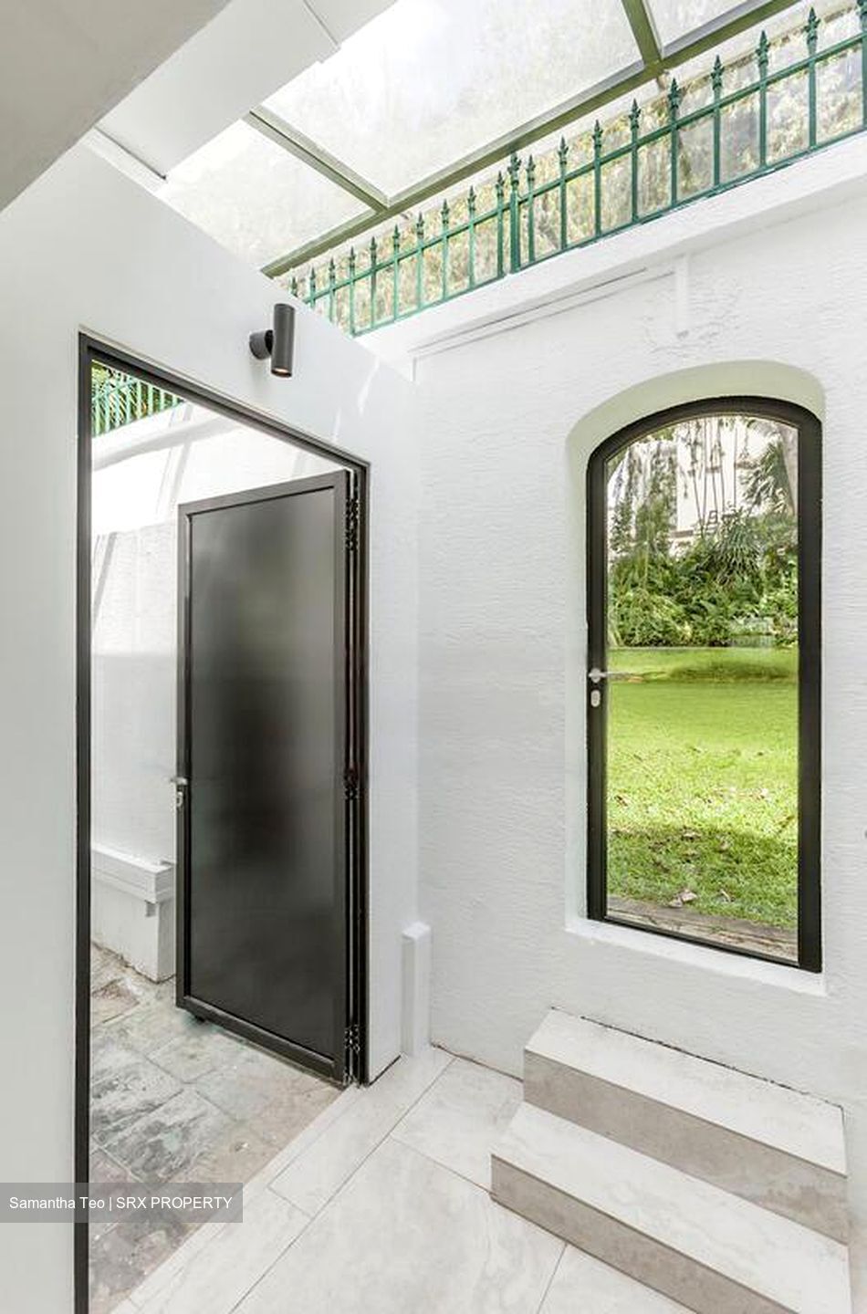 Sago Lane (D1), Shop House #450790051